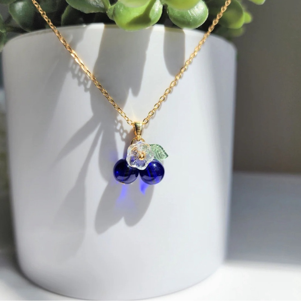 Blueberry Flower Necklace - Picture 4 of 6